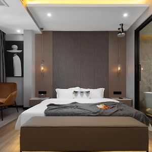 River View King Room